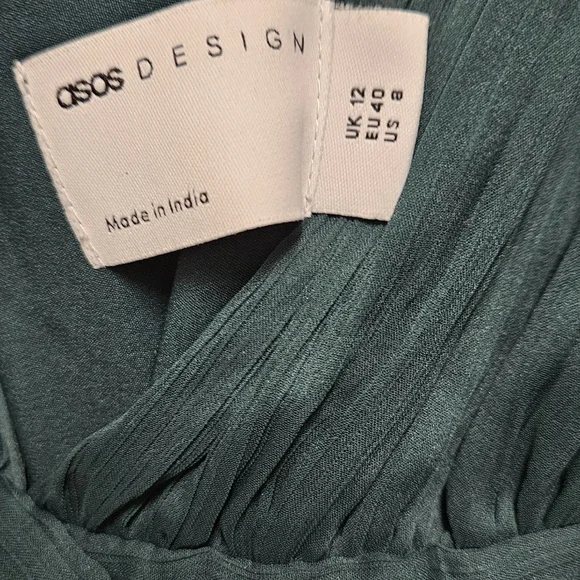 ASOS DESIGN Bridesmaid Ruched V-neck Bodice Maxi Dress, Size 8. - Picture 3 of 4